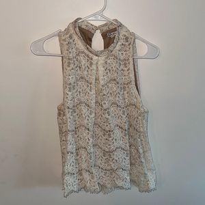 LACE SLEEVELESS TOP